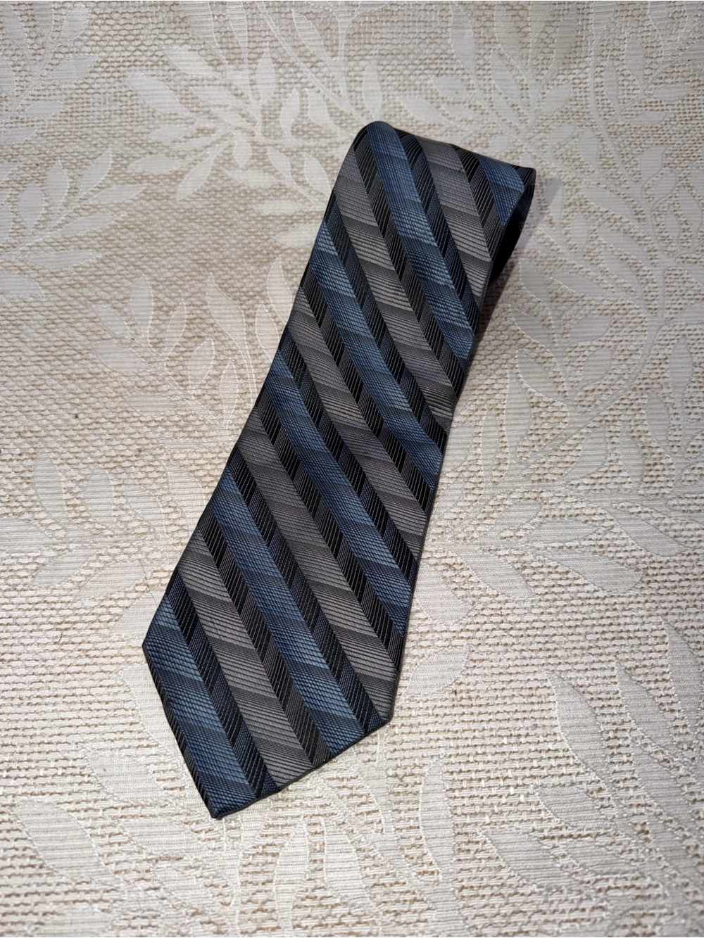 Joseph & Feiss International 100% Men's Diagonal Stripe Tie in
